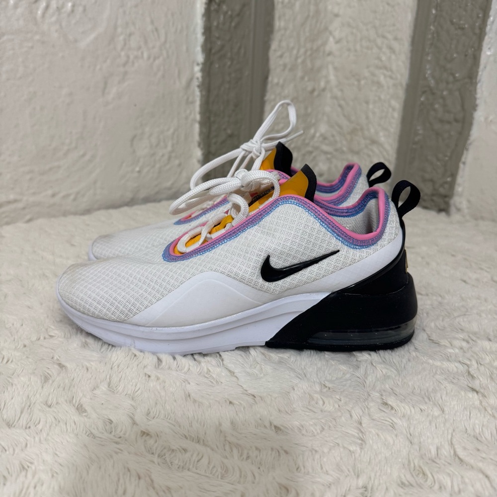 Nike Air Max Motion 2 Women’s Running Athletic Shoes Size 7 Training AO0352-104
